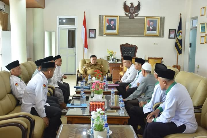 Sinergi Peringatan Hari Santri 2025, Kemenag Mukomuko Silaturahmi Dengan Bupati Mukomuko 
