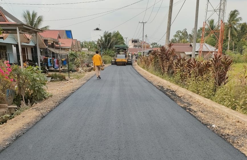 Jalan Gang Becek Lubuk Pinang Dihotmix 625 Meter 