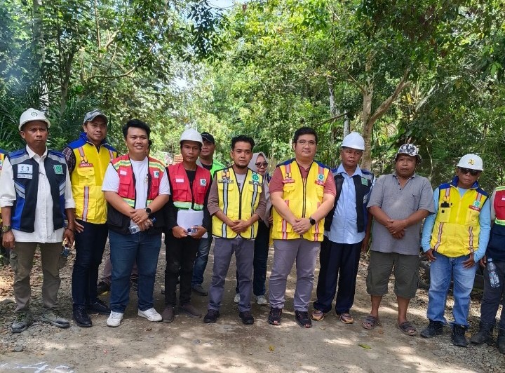 Gunakan Dana Inpres, Ruas Jalan Suka Maju - Sendang Mulya - Sido Mulya Dihotmix 