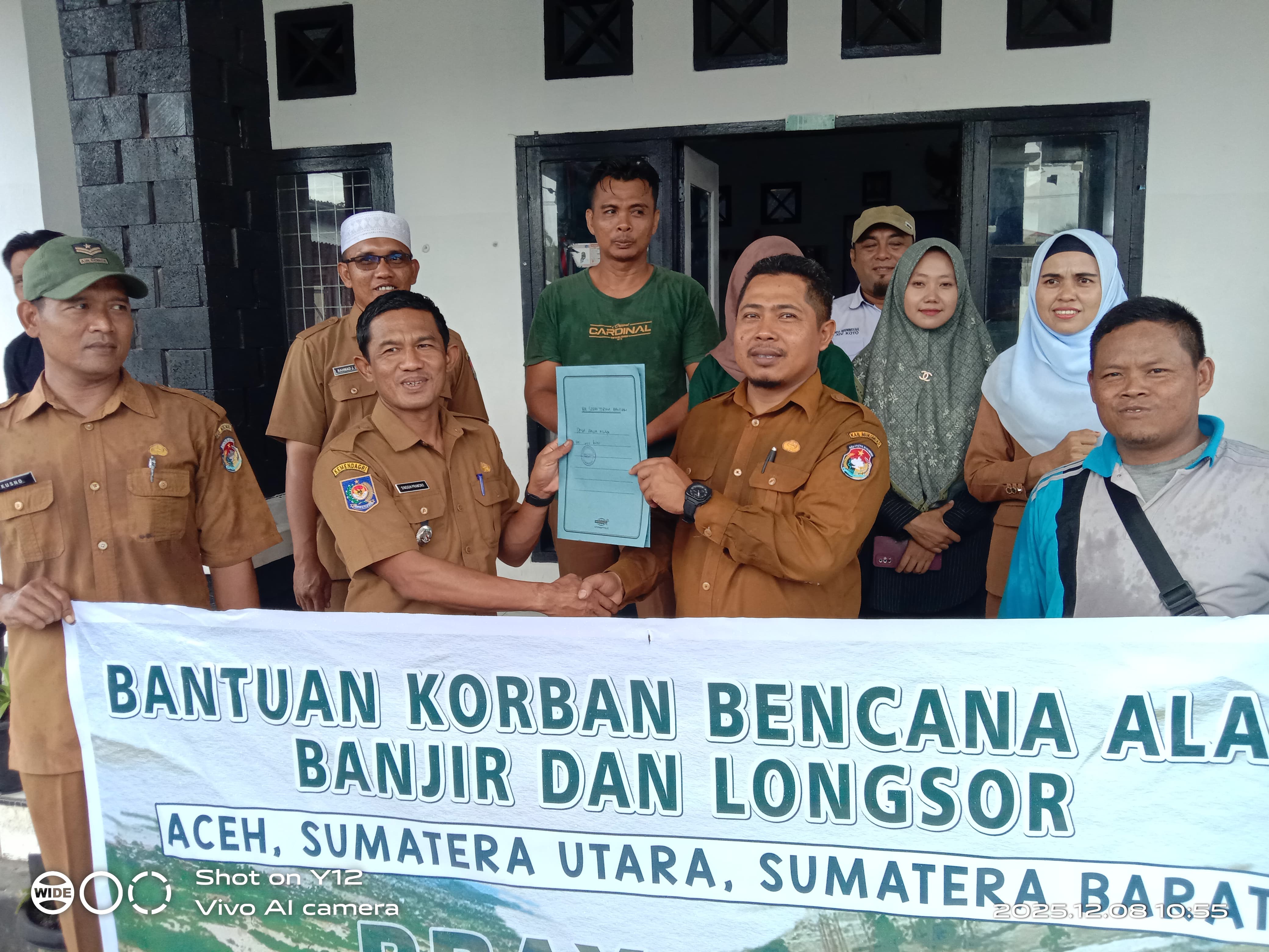 Pemdes Rawa Mulya Serahkan Bantuan Bencana Aceh, Sumut dan Sumbar Ke Camat XIV Koto 
