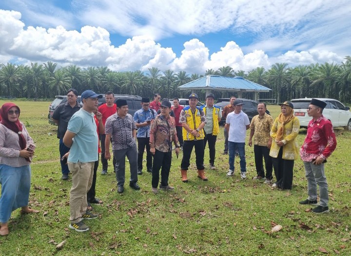 Tim Kementrian PU Tinjau Lokasi Pembangunan Sekolah Rakyat di Mukomuko