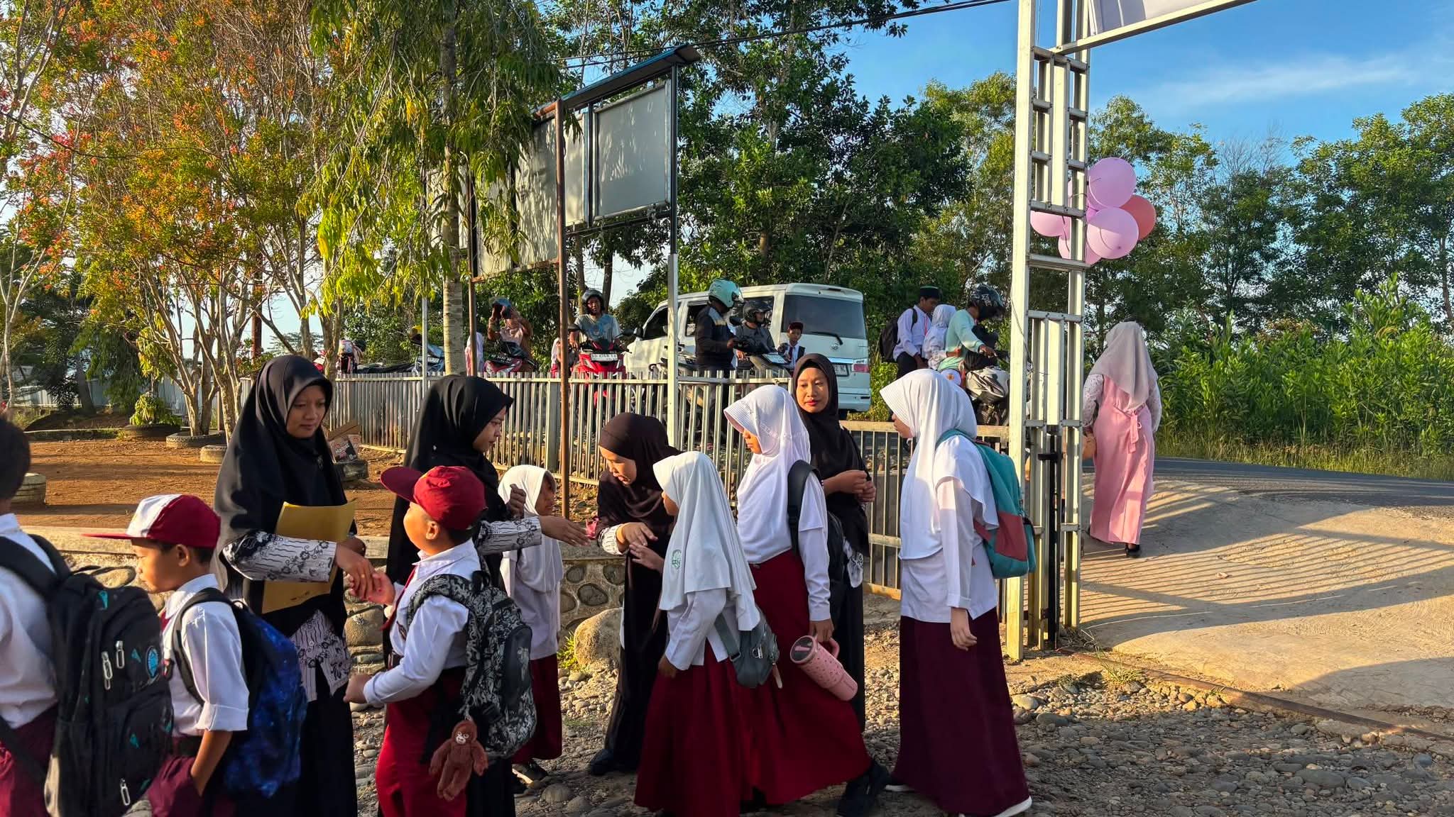 Hari Pertama Masuk Sekolah, Kehadiran Guru di Mukomuko Capai 99 Persen 