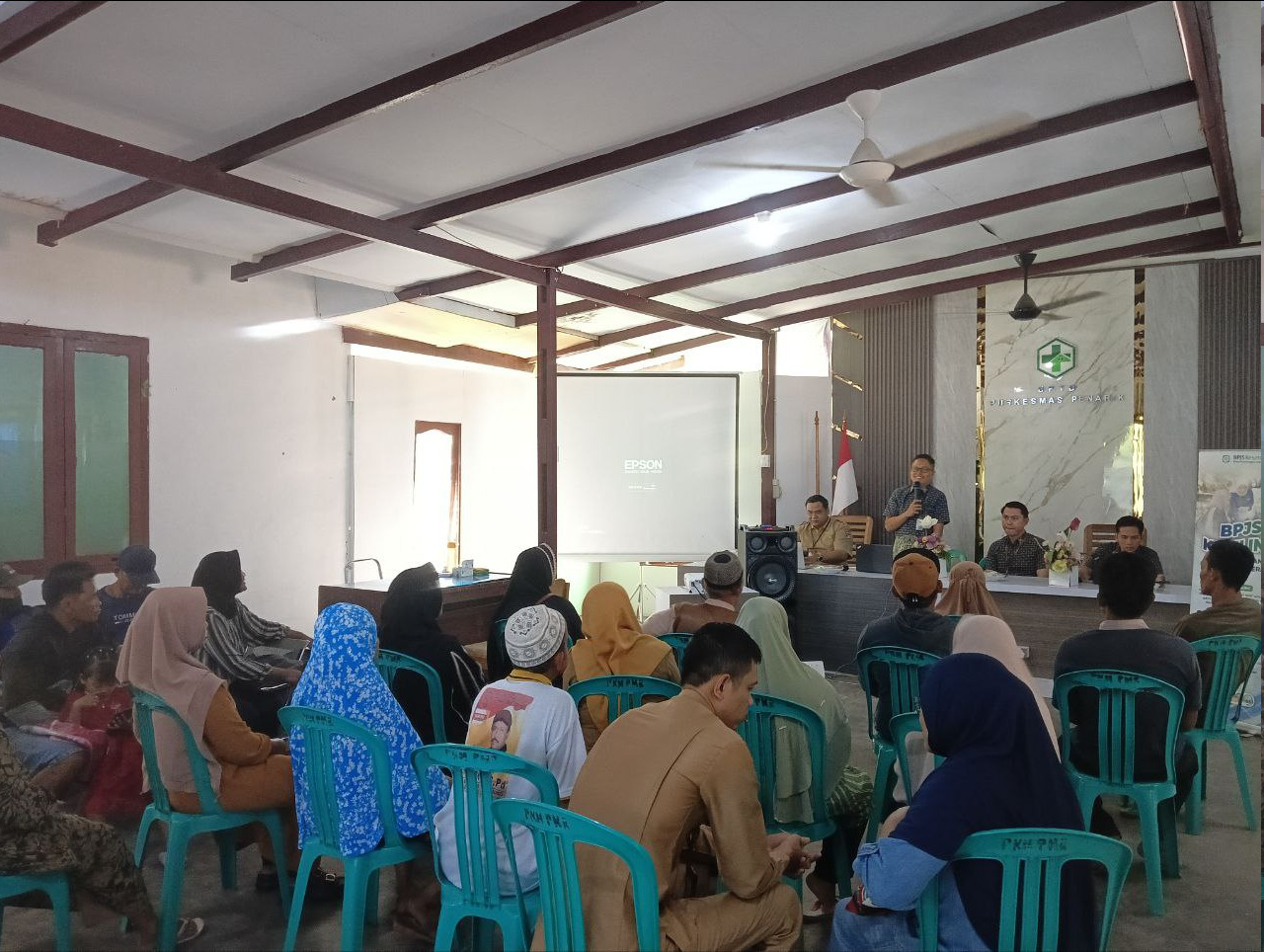 Pelayanan Keliling, BPJS Kesehatan Sosialisasi Program JKN ke Warga Penarik 