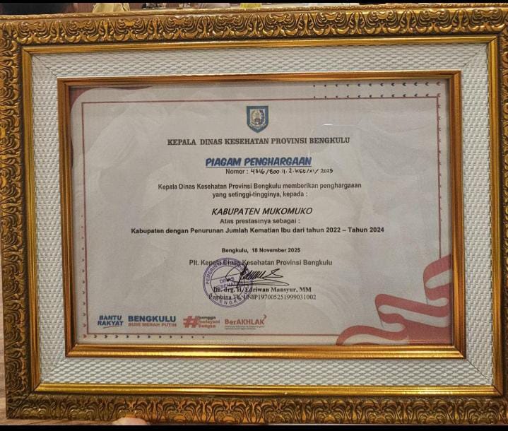  Berhasil Turunkan Jumlah Kematian Ibu, Pemkab Mukomuko Terima Penghargaan Dari Pemprov Bengkulu 
