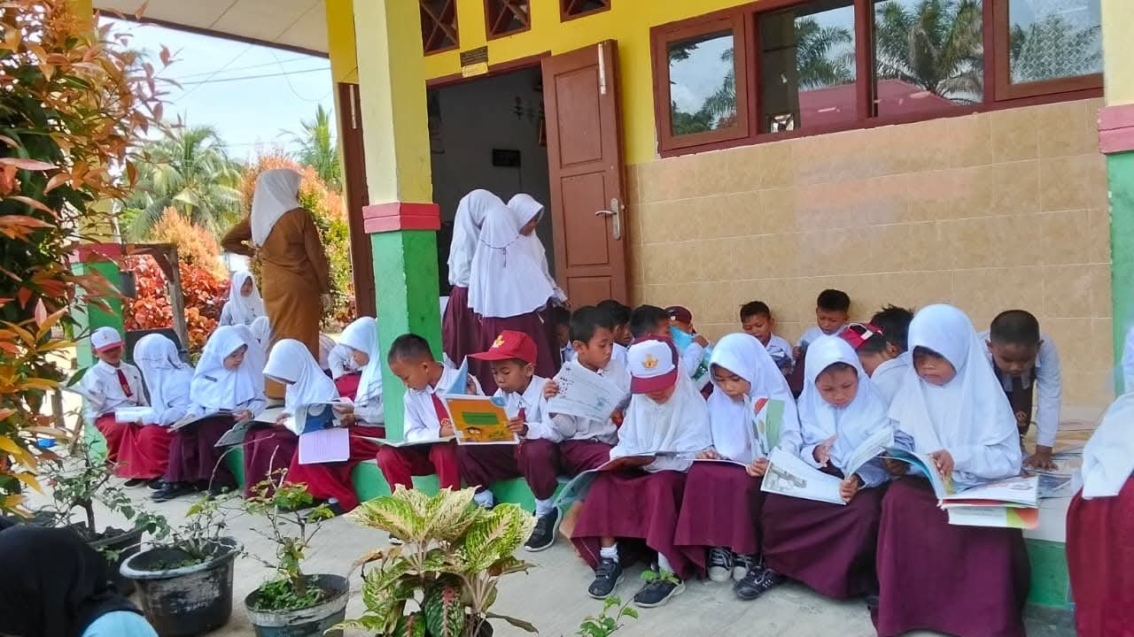 Program Perpustakaan Keliling di Mukomuko, Sunaji: Tingkatkan Minat Baca Pelajar 